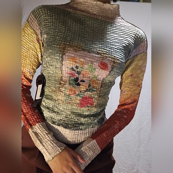 Floral Y2K Popcorn Top - Picture 3 of 7